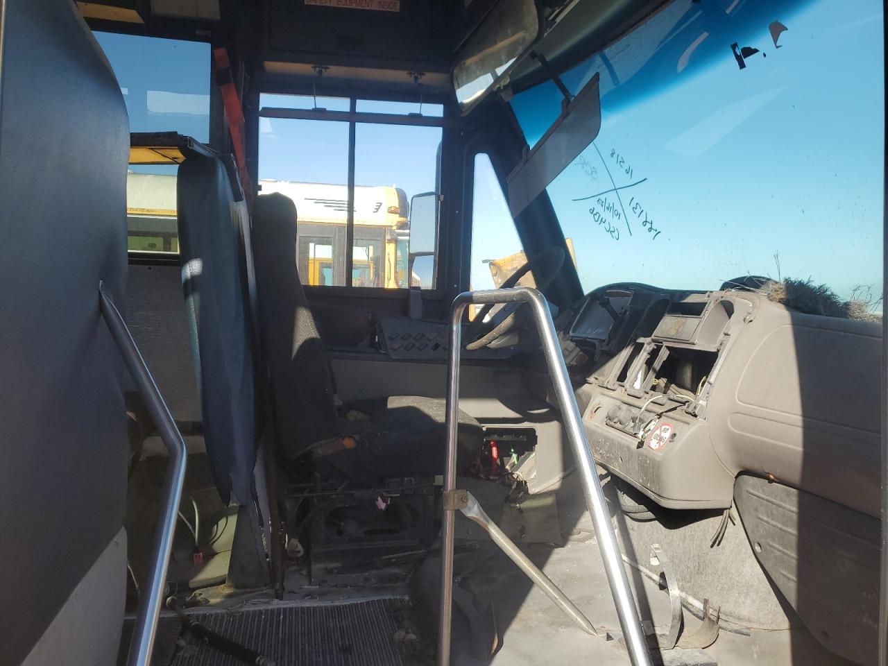 Freightliner Saf-t-line B2b Image 2