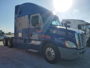  Salvage Freightliner Cascadia 1