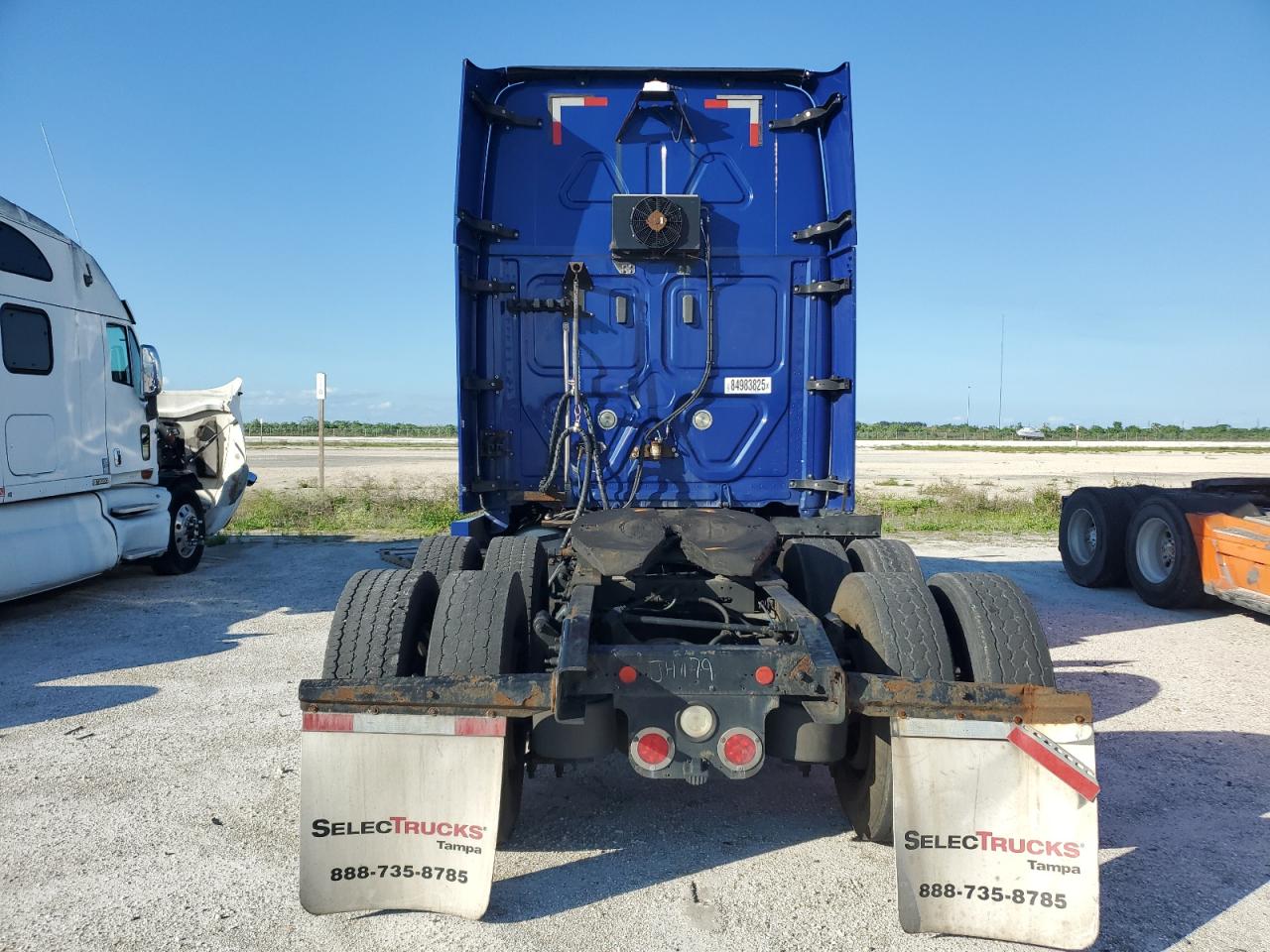 Freightliner Cascadia 1 Image 9