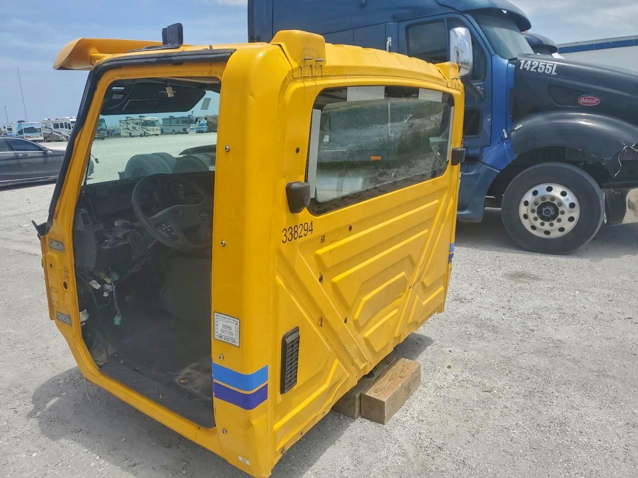 International Lt625 Image 9