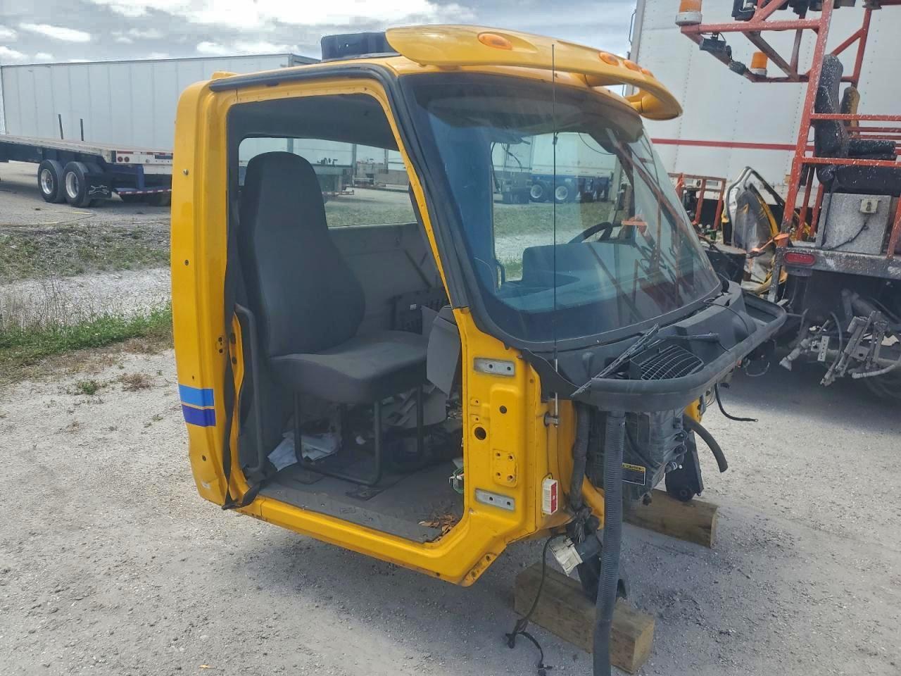 International Lt625 Image 8