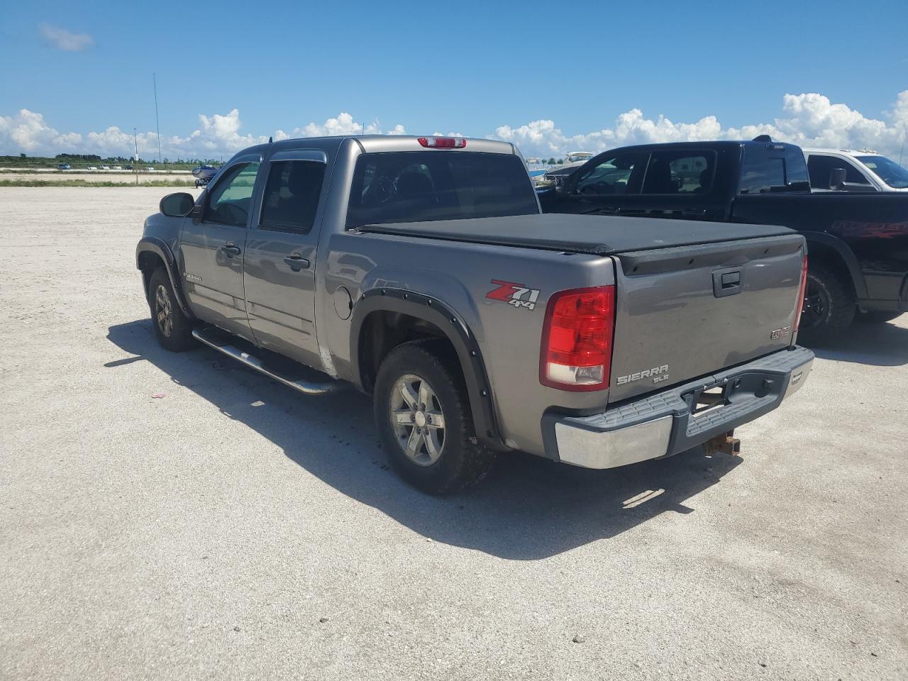 GMC Sierra K1500 Sle Image 8