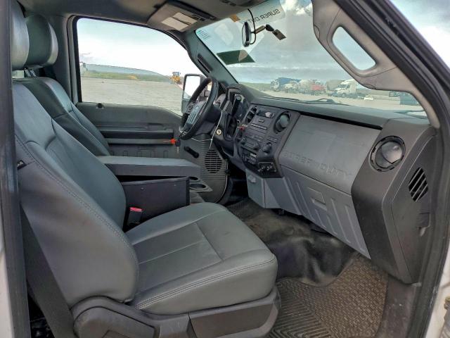 Ford F-450 Super Duty Image 4