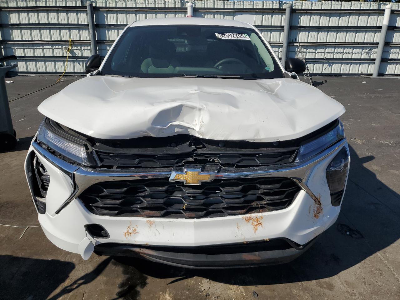 Chevrolet Trax Ls Image 2