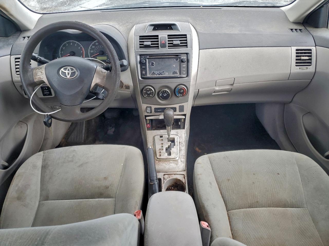 Toyota Corolla Base Image 8
