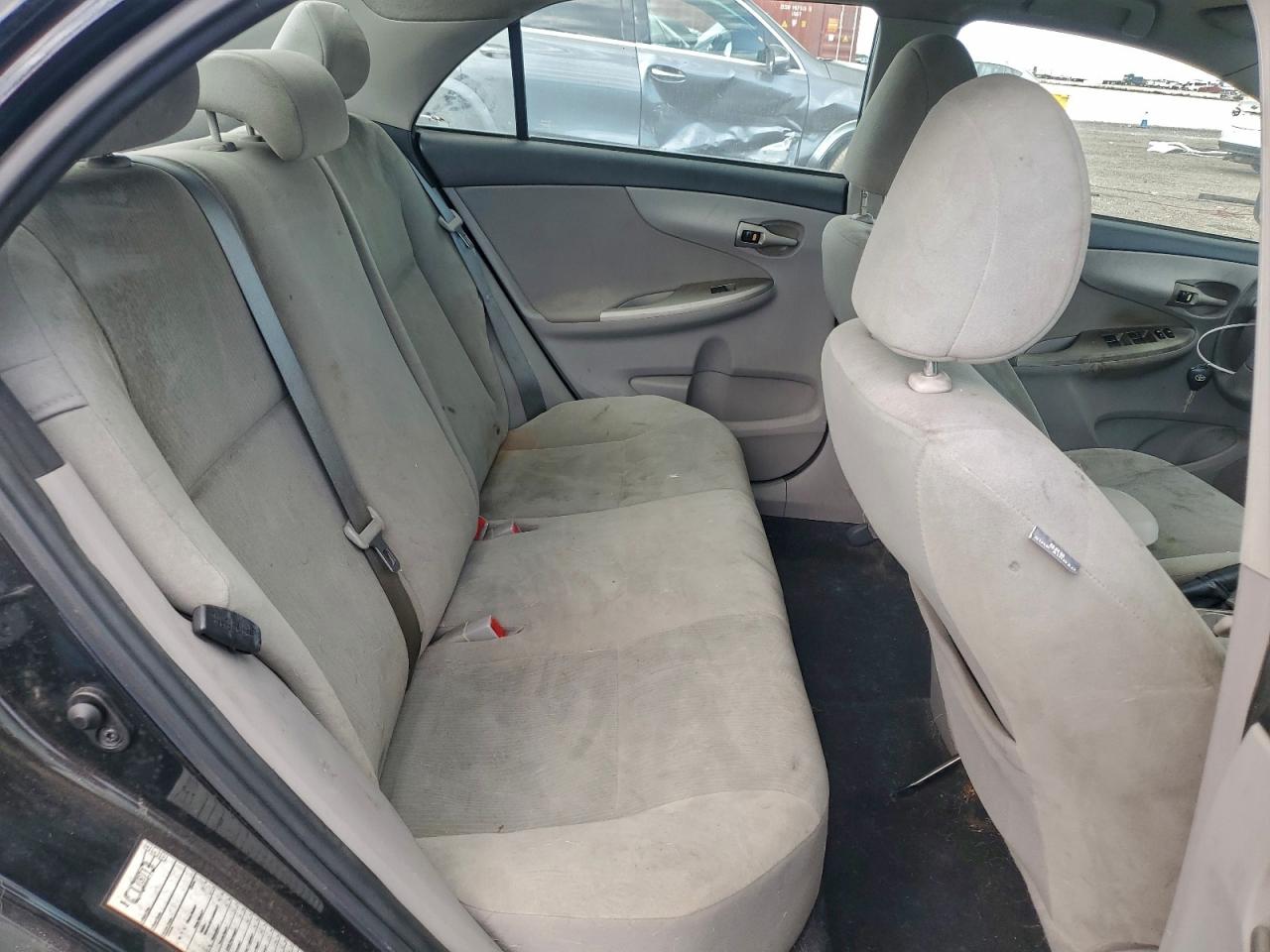 Toyota Corolla Base Image 11