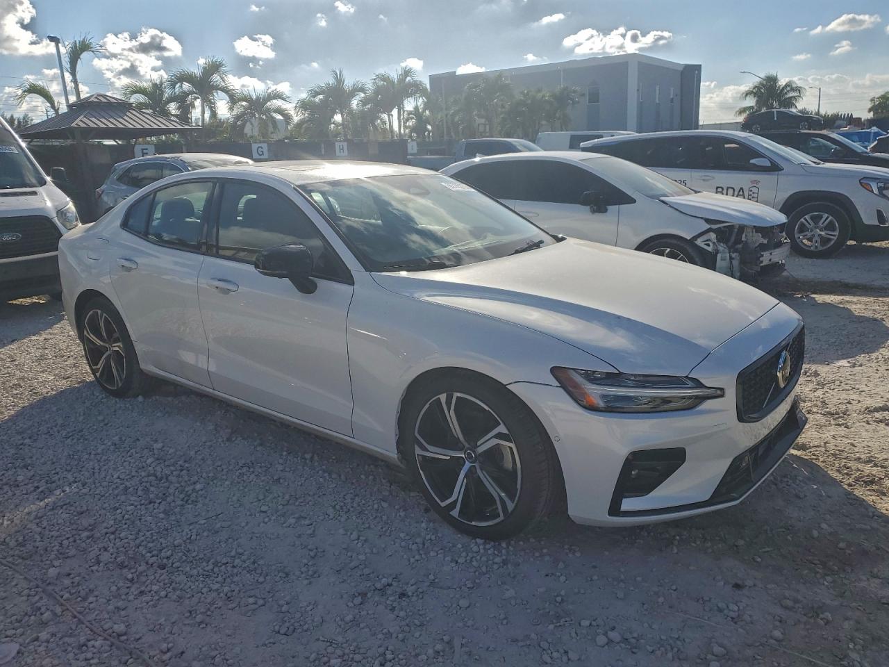 Volvo S60 Plus Plus Image 11