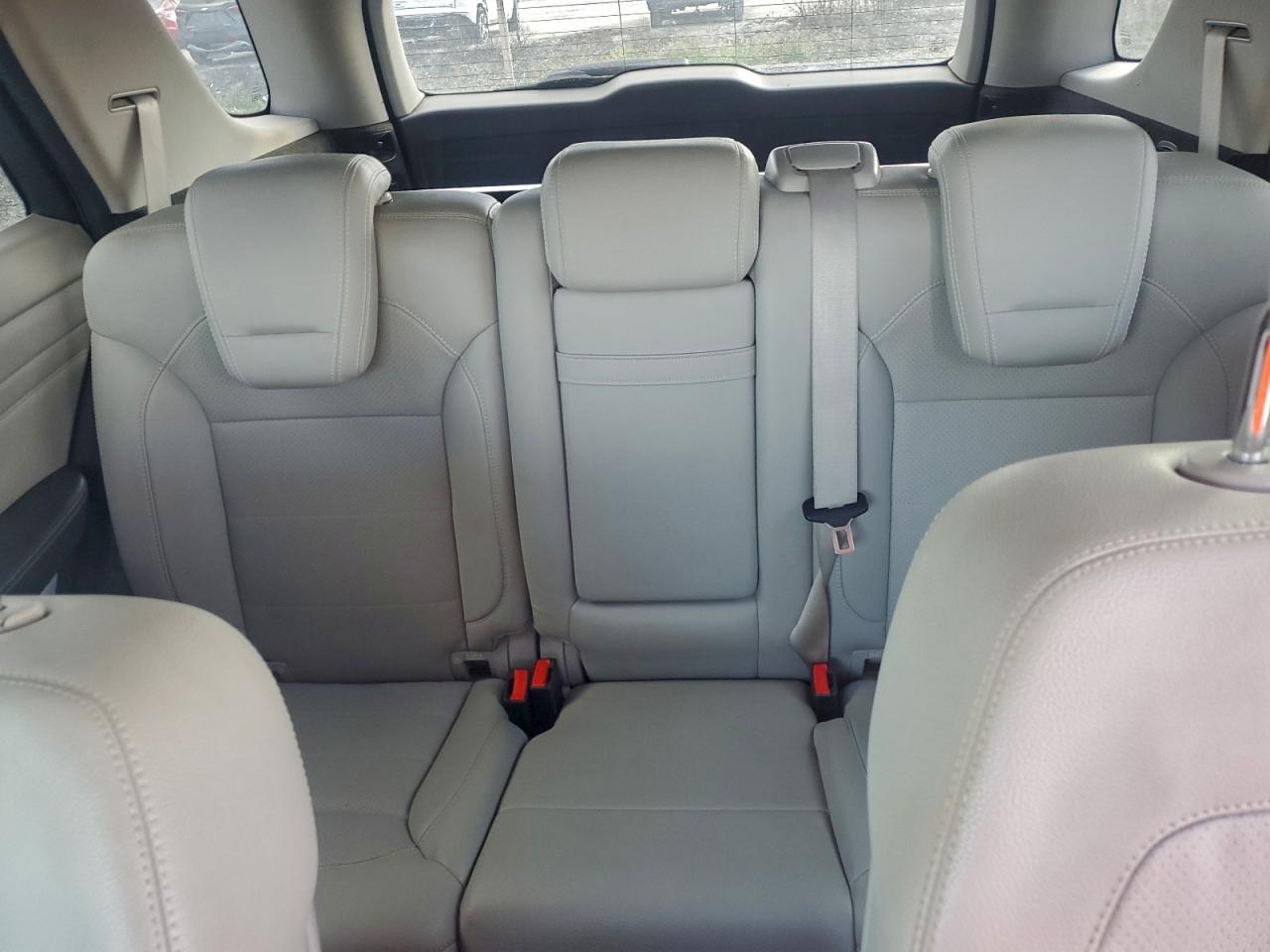 Mercedes-Benz M-Class 350 Image 13