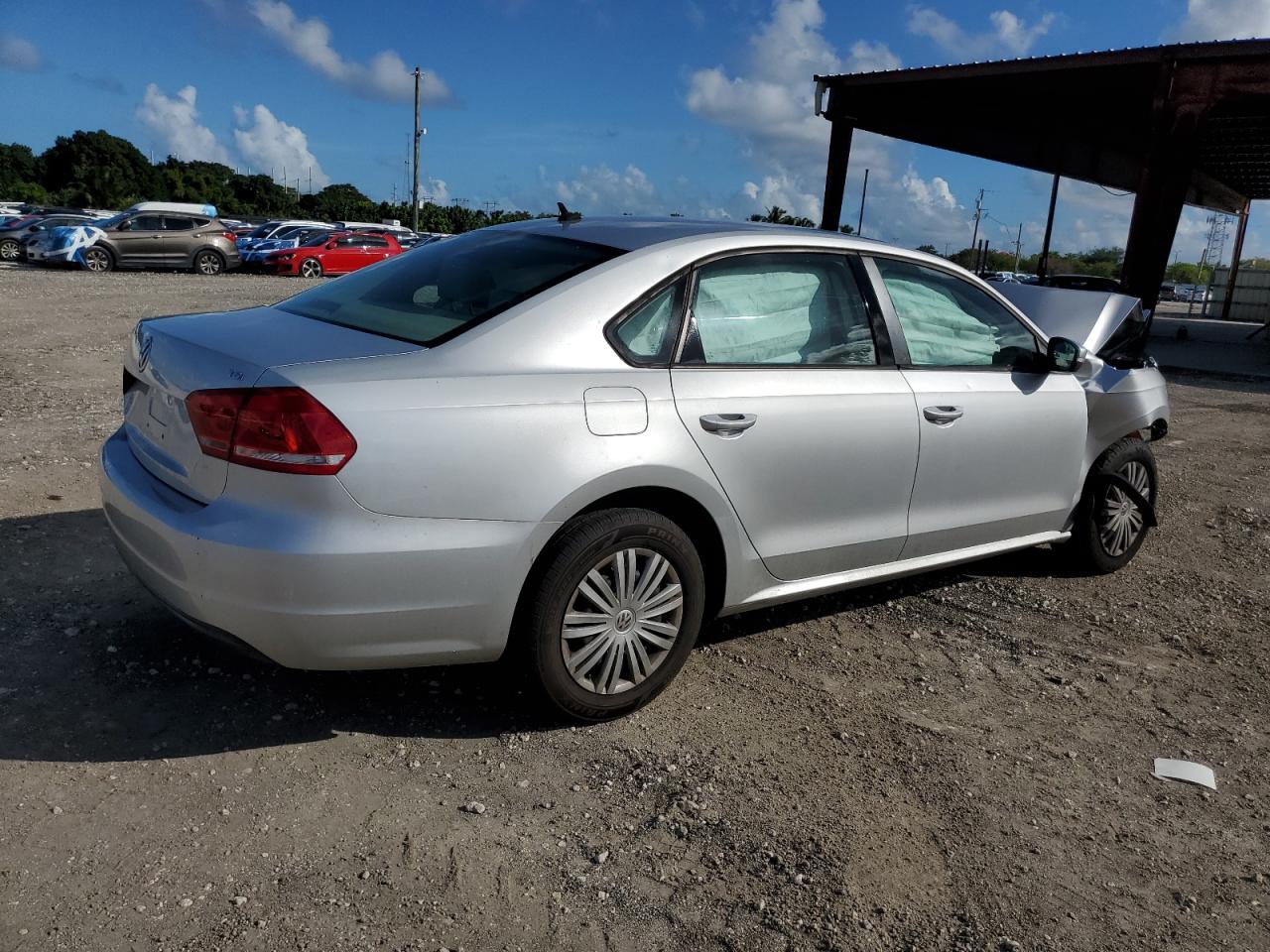 Volkswagen Passat S Image 2