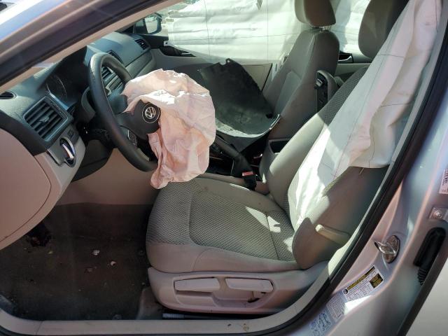 Volkswagen Passat S Image 8