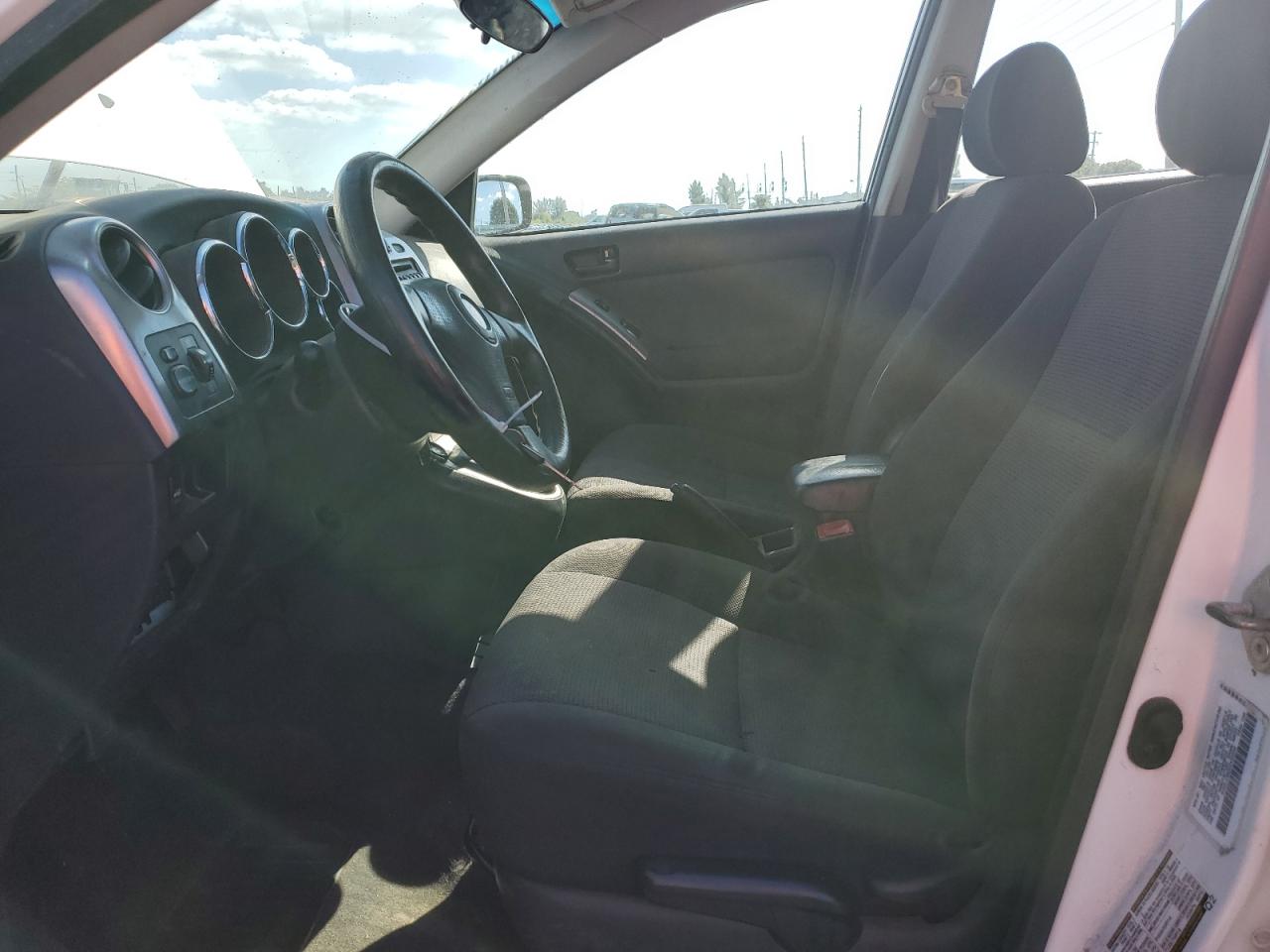 Pontiac Vibe Image 12