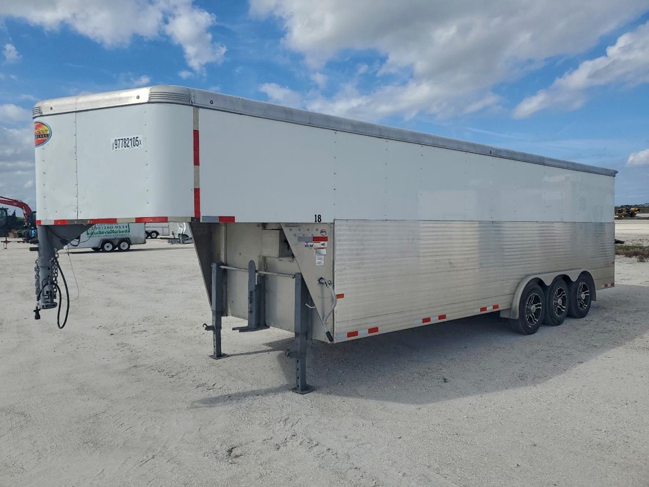 Sundowner Trailer Image 10