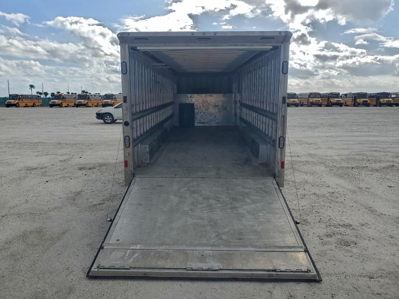 Sundowner Trailer Image 3