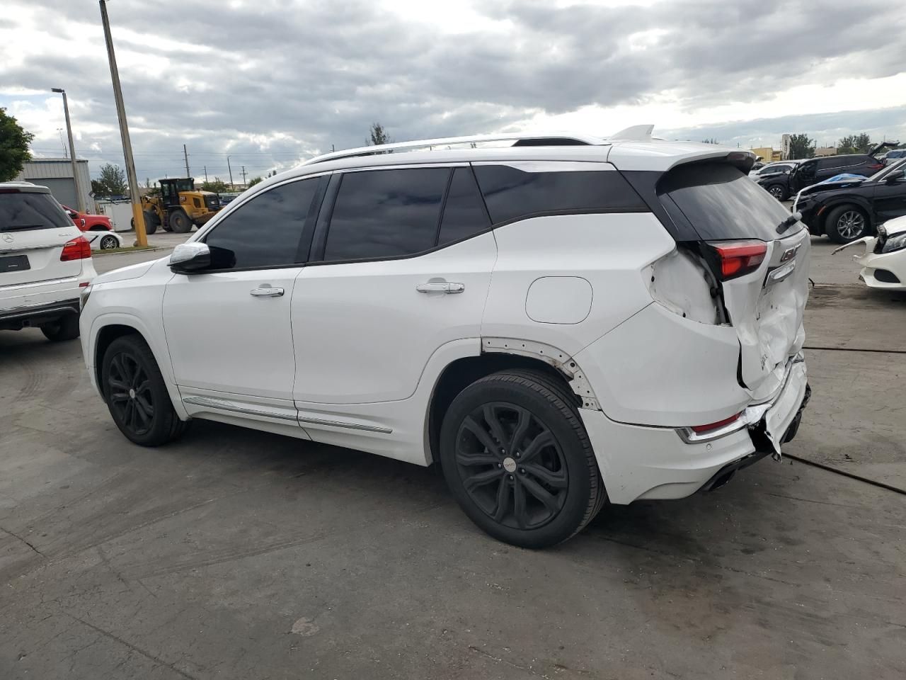 GMC Terrain Denali Image 9