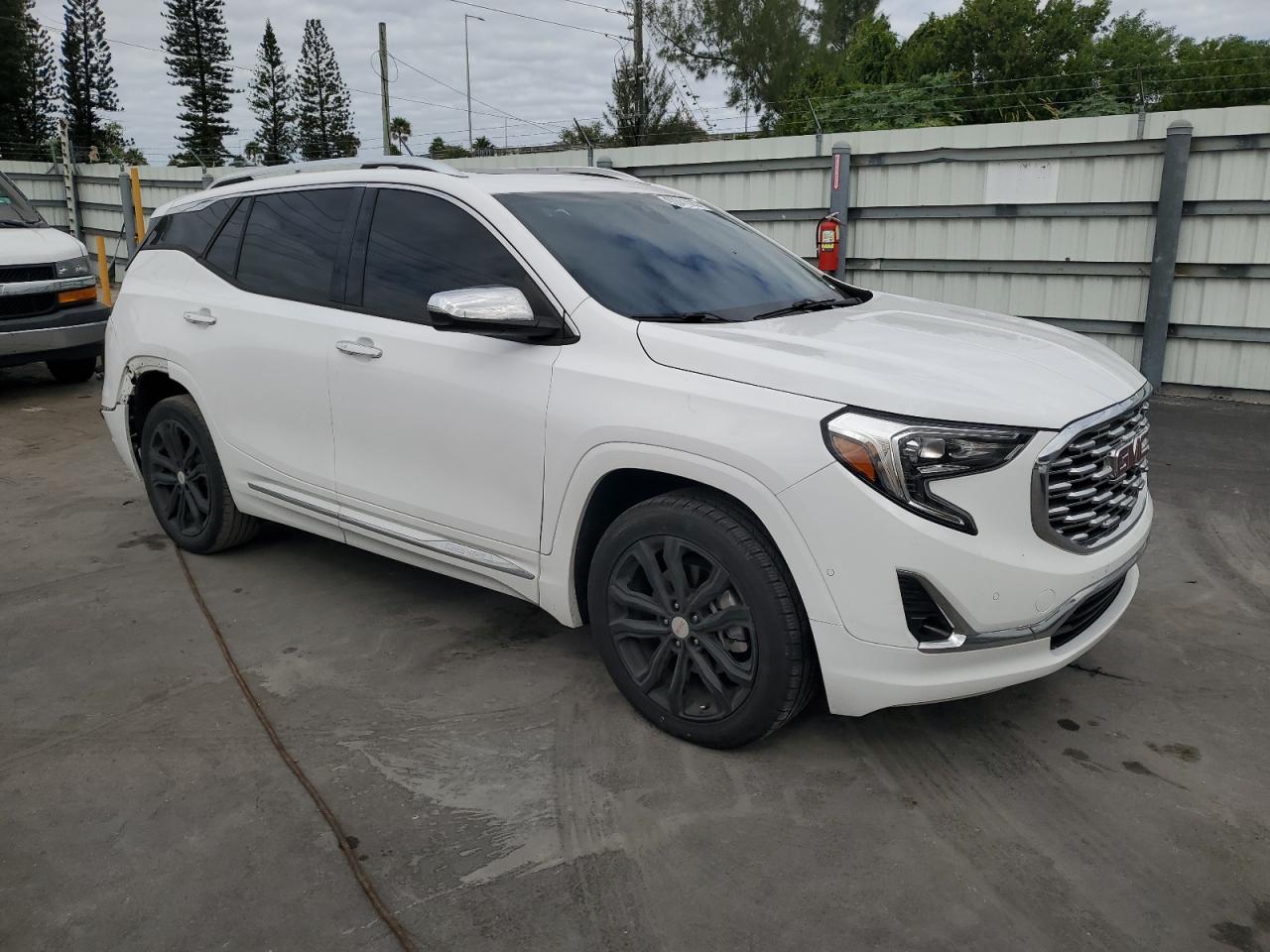 GMC Terrain Denali Image 4