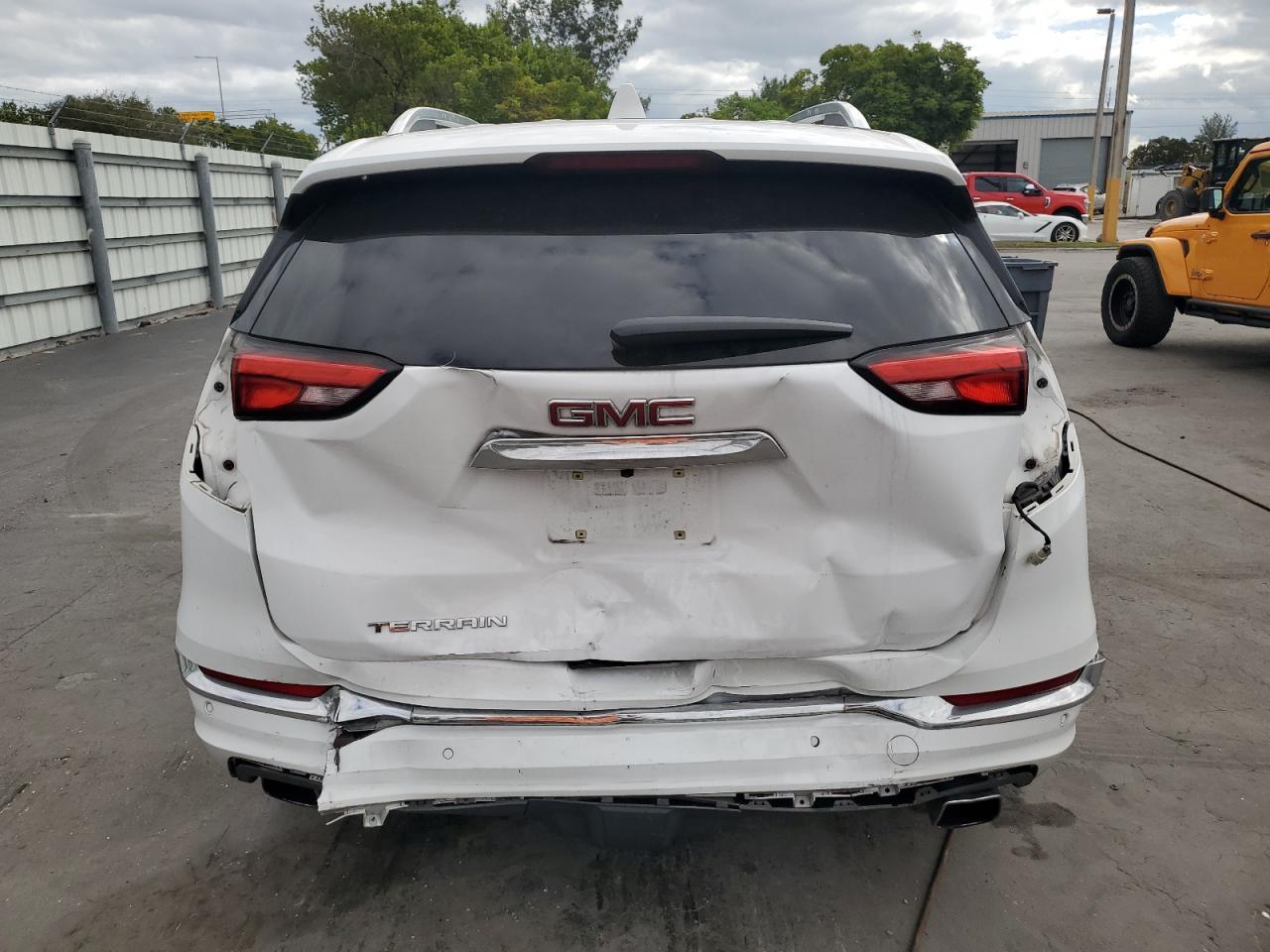 GMC Terrain Denali Image 10