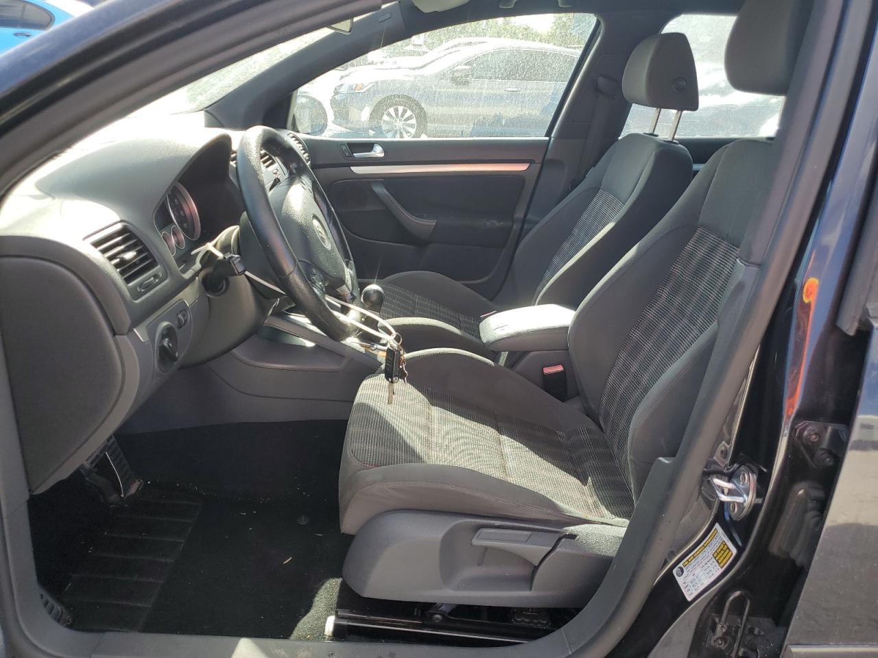 Volkswagen GTI Image 12