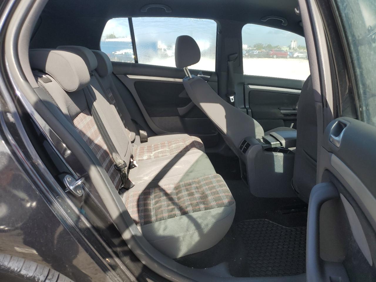 Volkswagen GTI Image 4