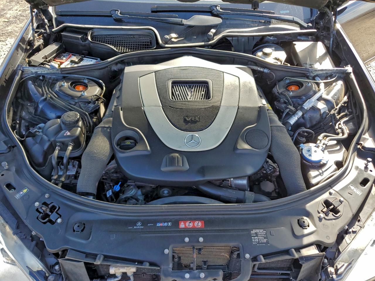 Mercedes-Benz S-Class 550 Image 10