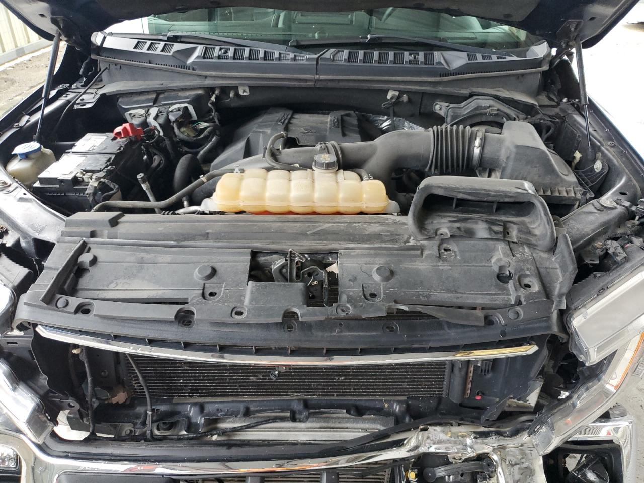 Ford F-150 Supercrew Image 12