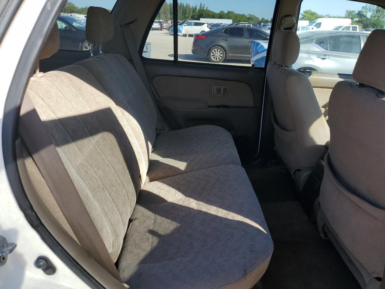 Toyota 4Runner Image 10