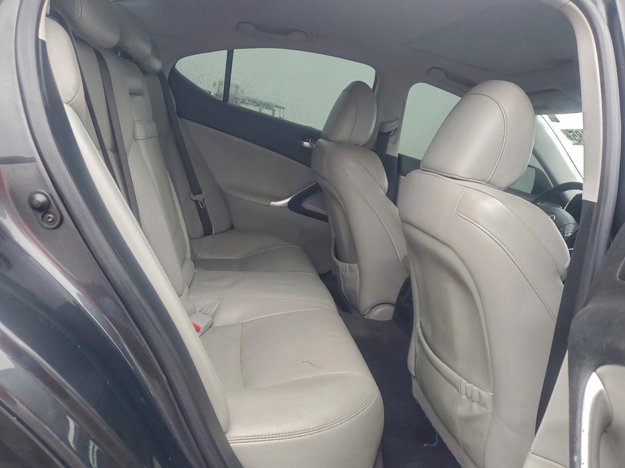 Lexus Is 250 Image 2