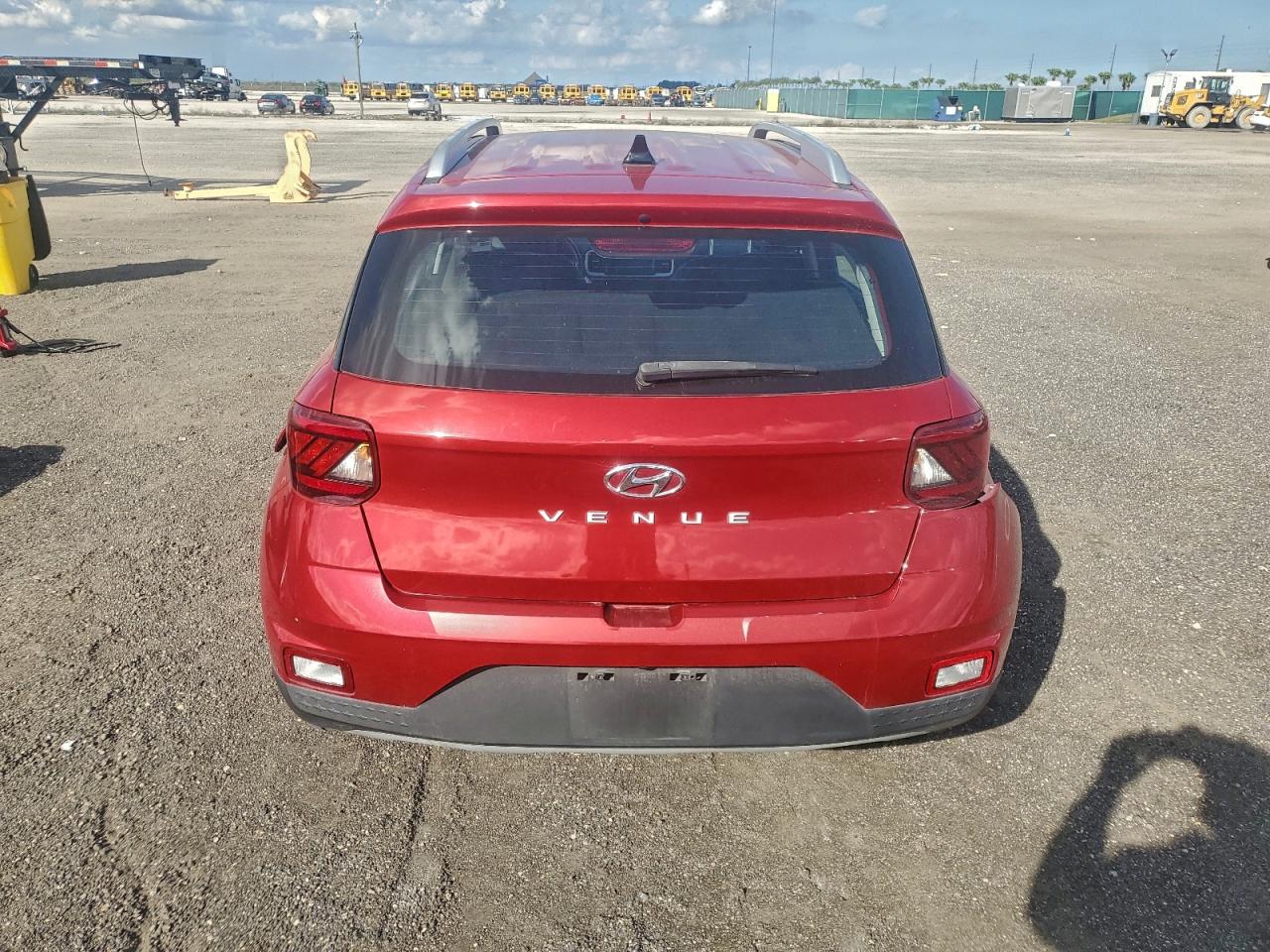 Hyundai VENUE Sel Image 10