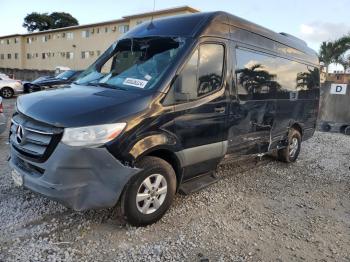  Salvage Mercedes-Benz Sprinter