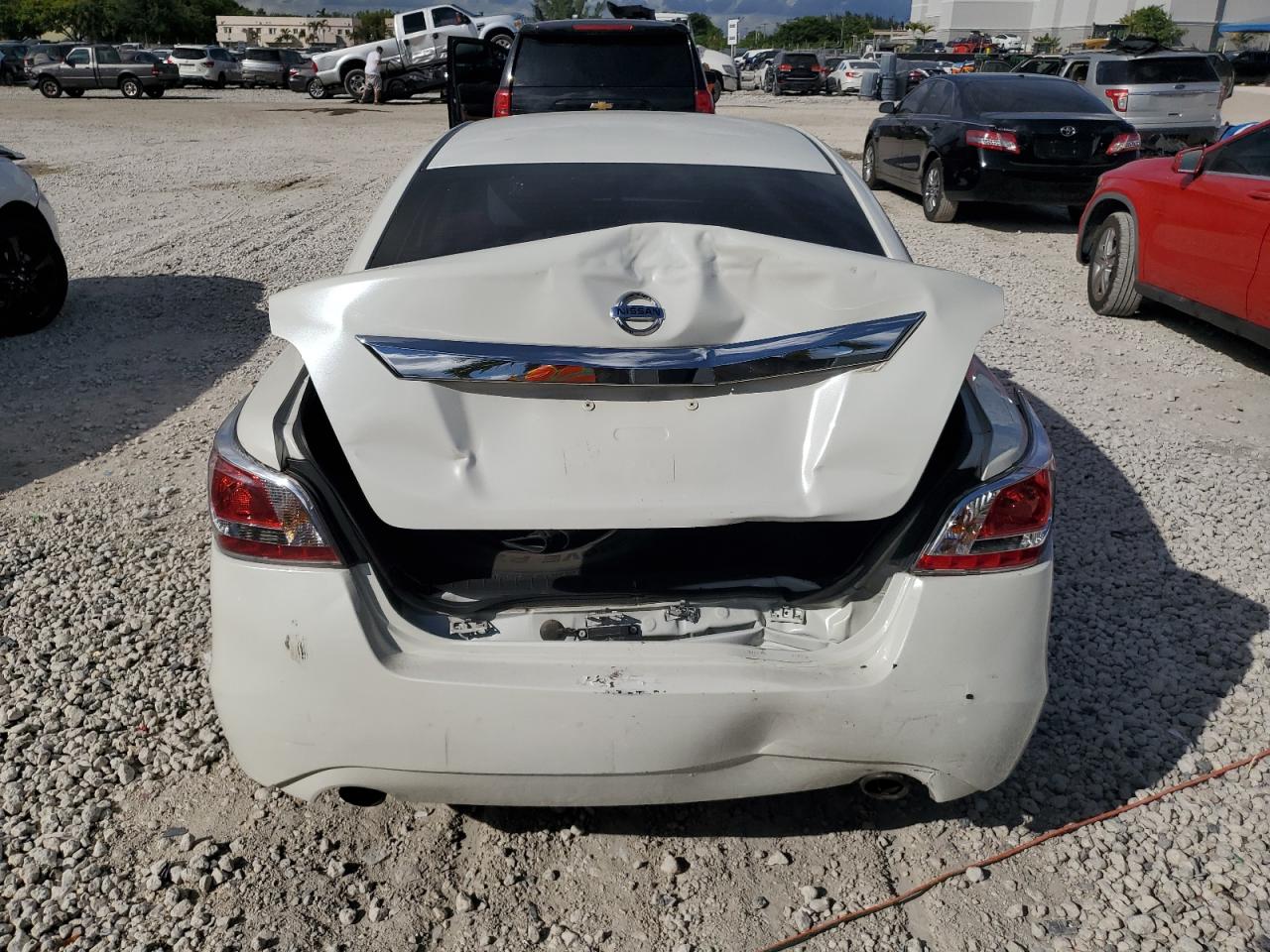 Nissan Altima 2.5 Image 9