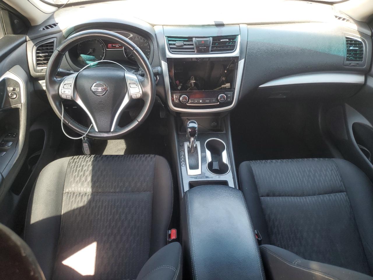 Nissan Altima 2.5 Image 2