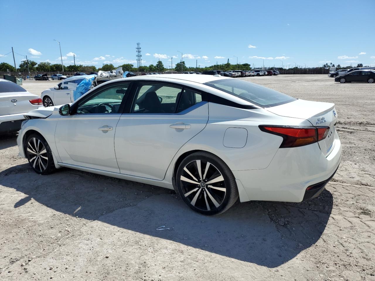 Nissan Altima Sr Image 11