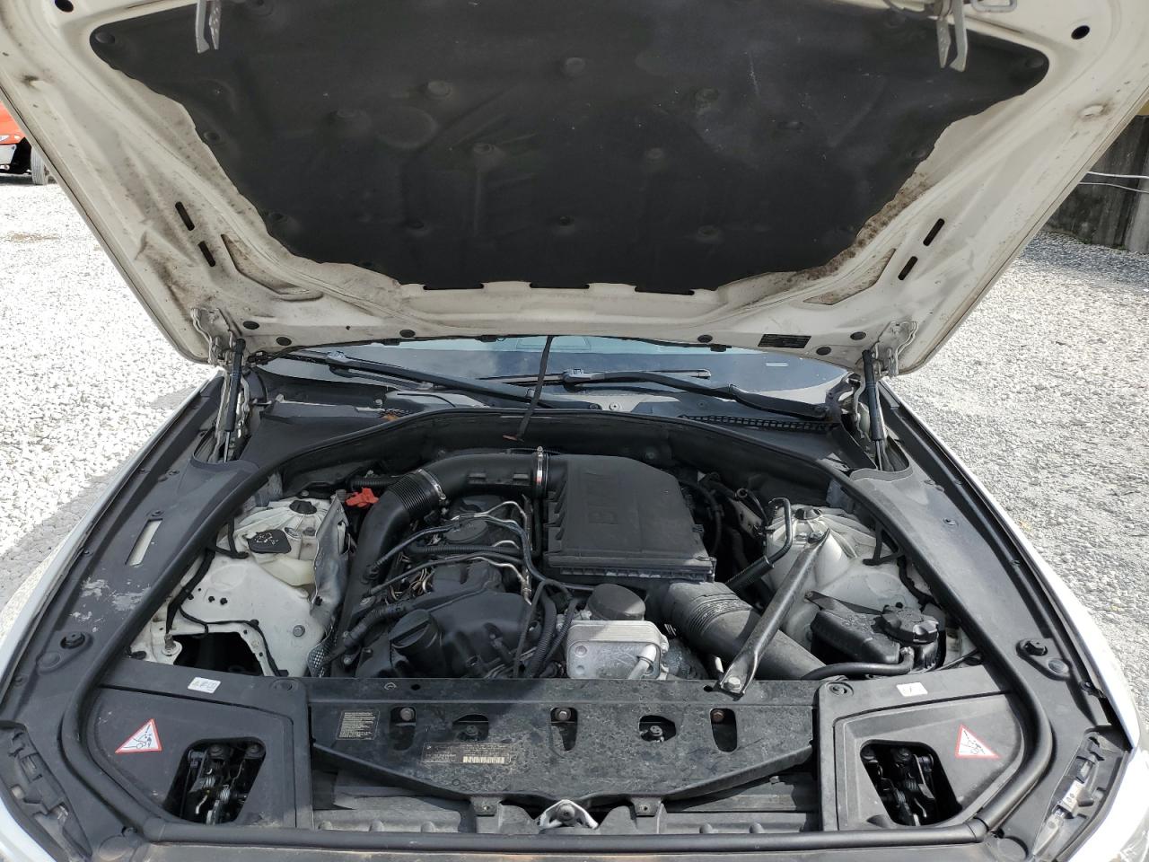 BMW 5 Series I Image 11