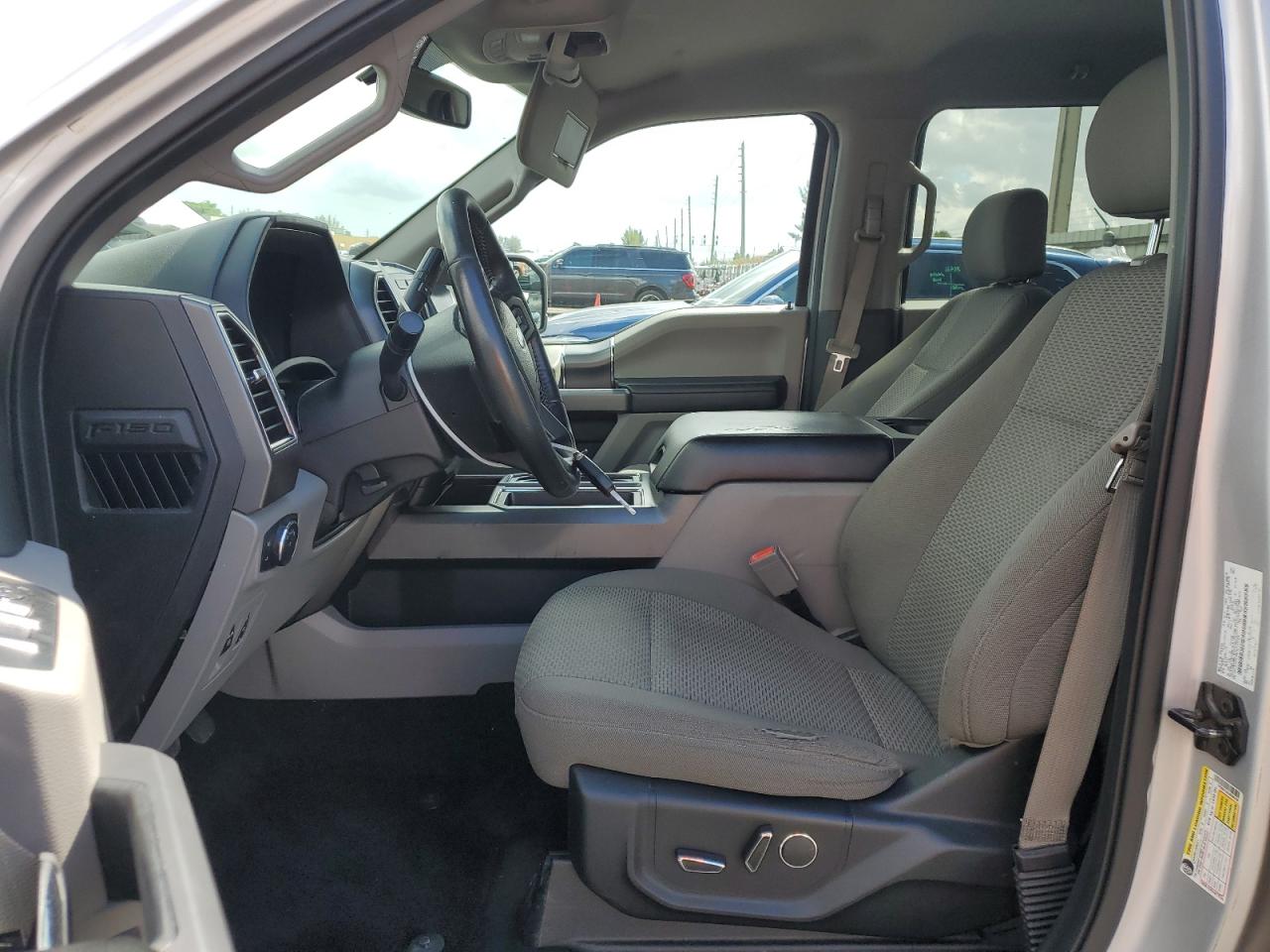 Ford F-150 Supercrew Image 9