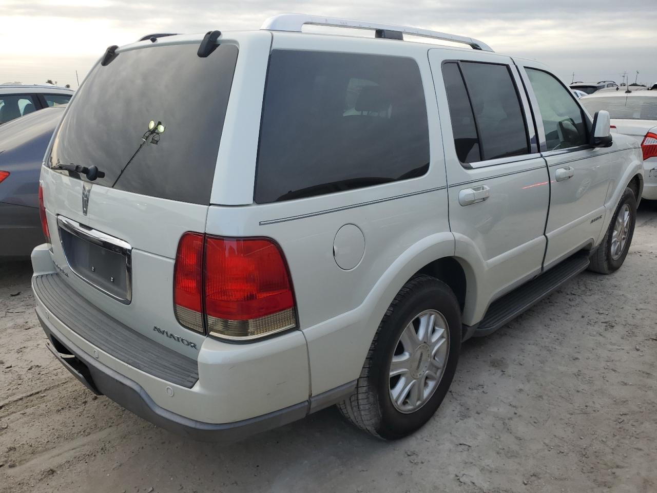 Lincoln Aviator Image 2