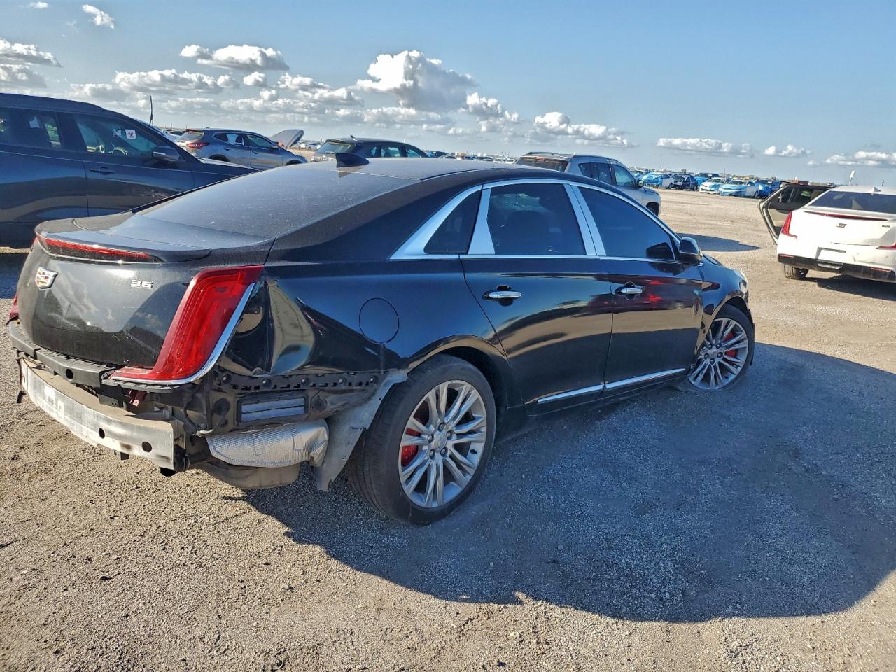 Cadillac XTS Luxury Image 6