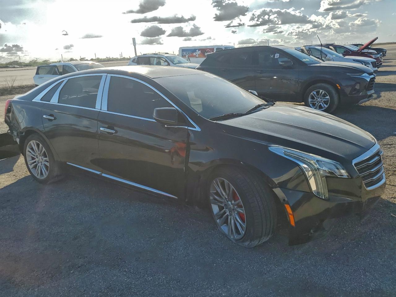Cadillac XTS Luxury Image 2