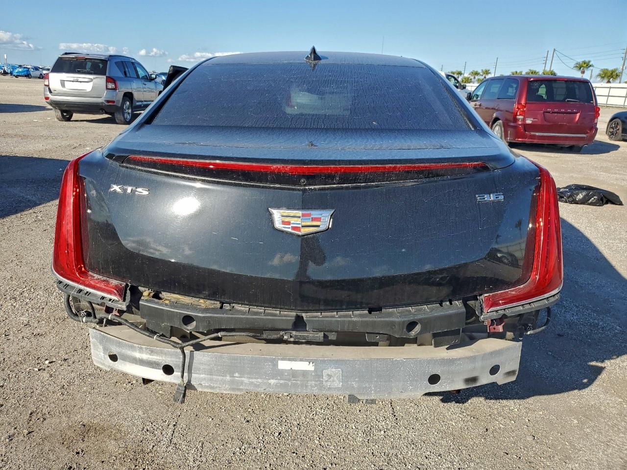 Cadillac XTS Luxury Image 5