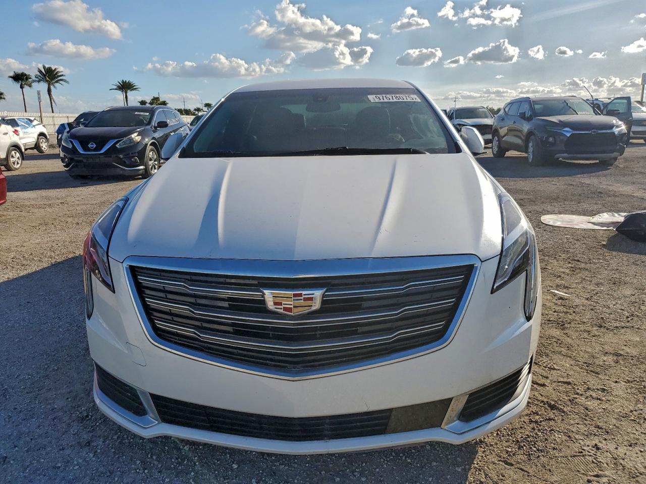 Cadillac XTS Image 2