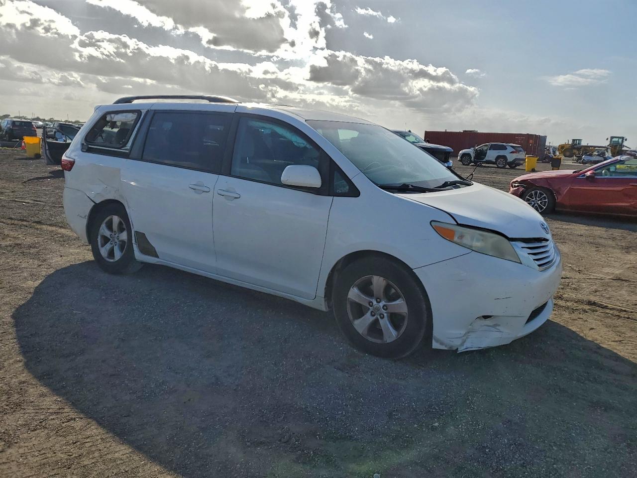 Toyota Sienna Le Image 5