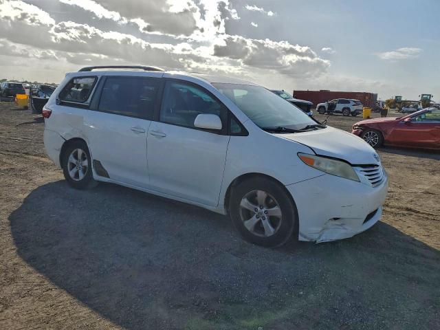 Toyota Sienna Le Image 5