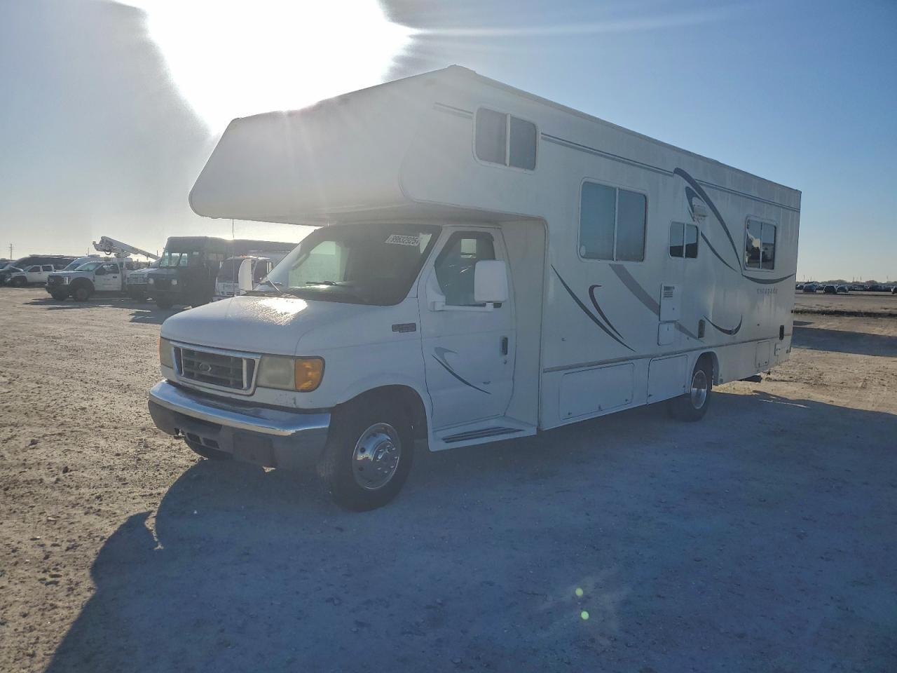 Ford Econoline E450 Super Duty Cutaway Van Image 2