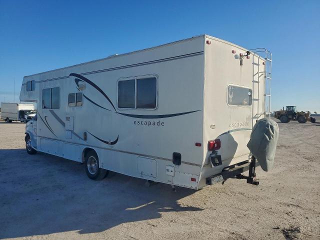 Ford Econoline E450 Super Duty Cutaway Van Image 10