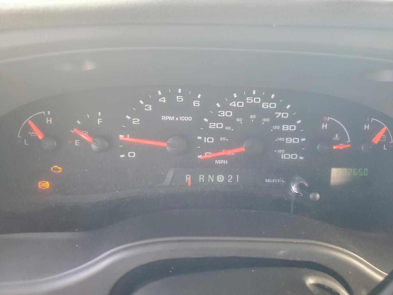 Ford Econoline E450 Super Duty Cutaway Van Image 9