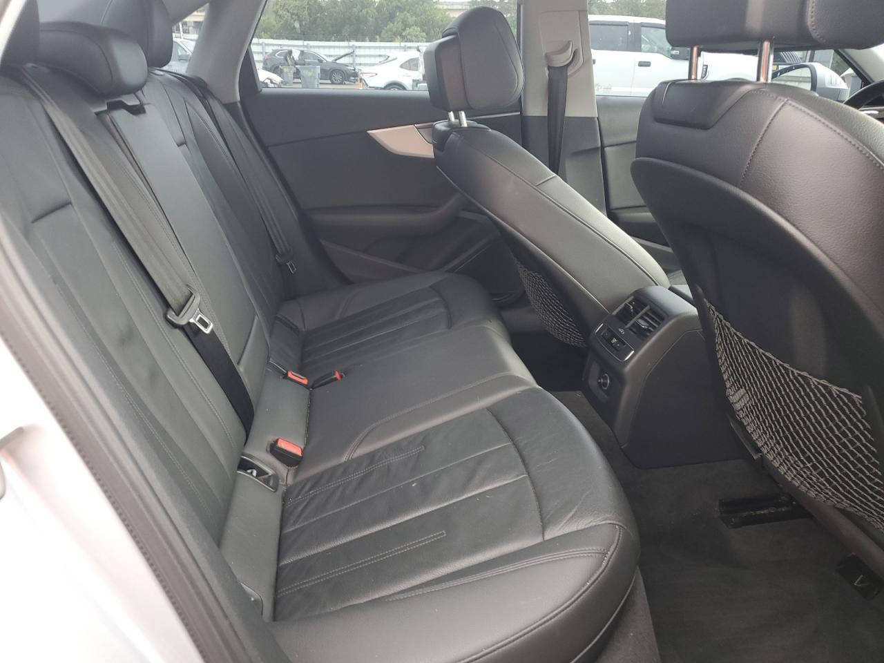 Audi A4 Premium Image 9