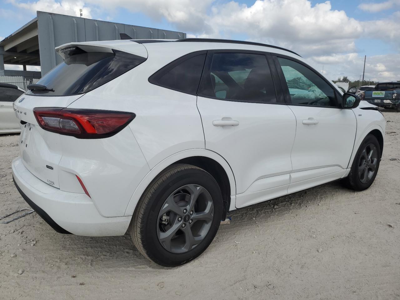 Ford Escape St Line Image 3